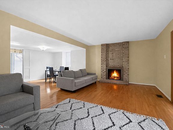 2nd image of 9214 Three Oaks Dr