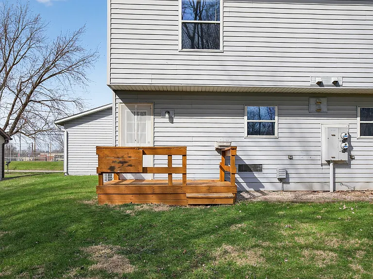 506 Seagraves Ave — Photo 31