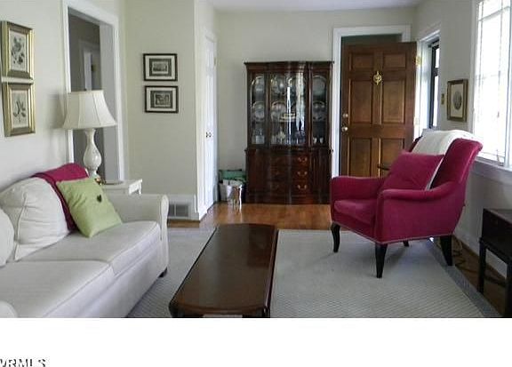 2nd image of 706 Pepper Ave