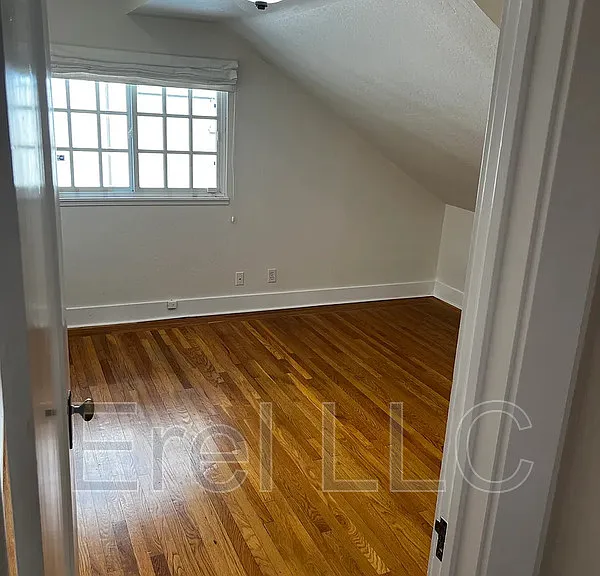 2521 Ashby Ave — Photo 6