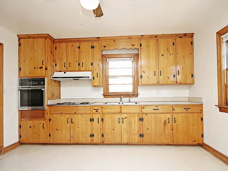 706 Grove Ave #A — Photo 4