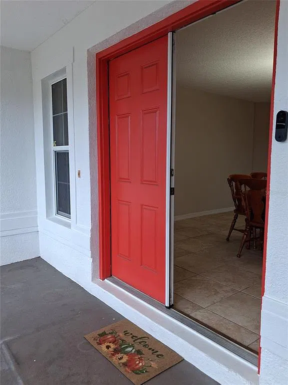 3 bed, 2.0 bath, 1721 sqft, $2,400 — Photo 3