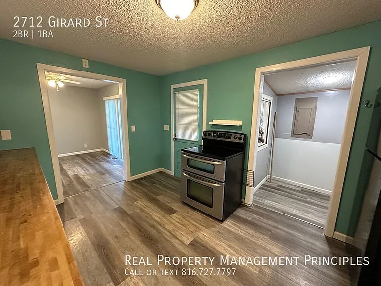 2712 Girard St — Photo 7