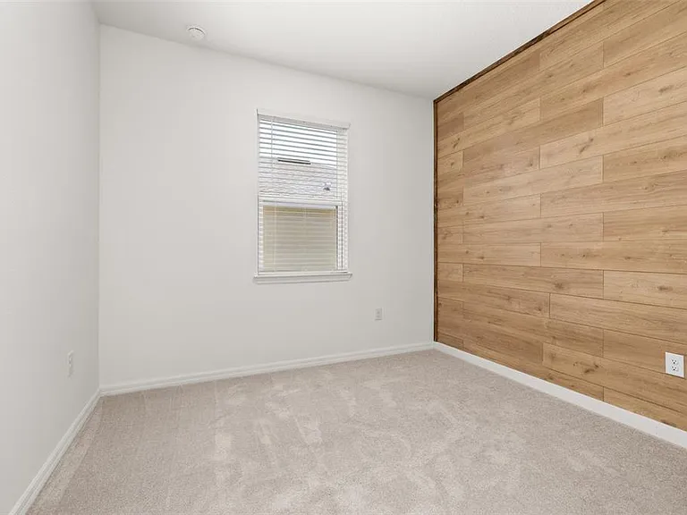 1123 Patriot Loop — Photo 33