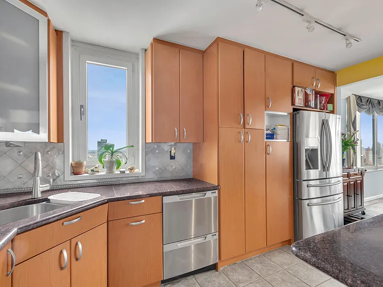 200 E 89th St #34D — Photo 6