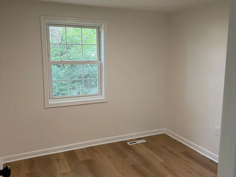 1892 Dyer Rd — Photo 11