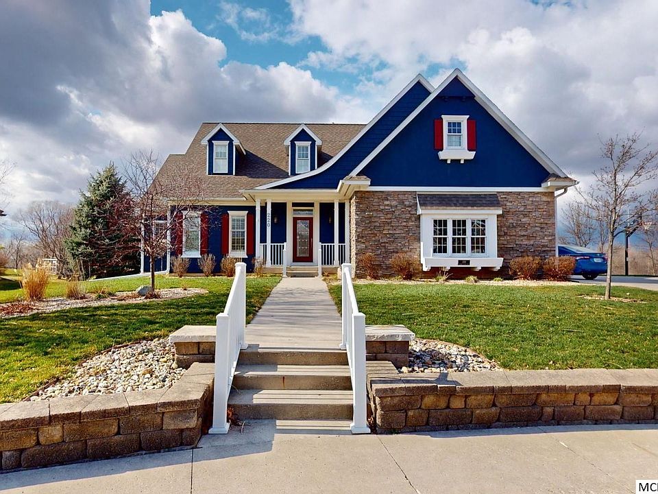1st image of 220 Pebble Creek Dr