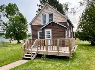 203 Bawden St, Marble, MN 55764