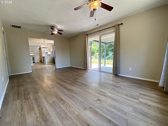 4th image of 6119 Montana Ln