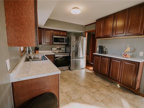 2nd image of 3309 Linda Ln