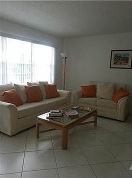 4th image of 1003 Cambridge Cir #A