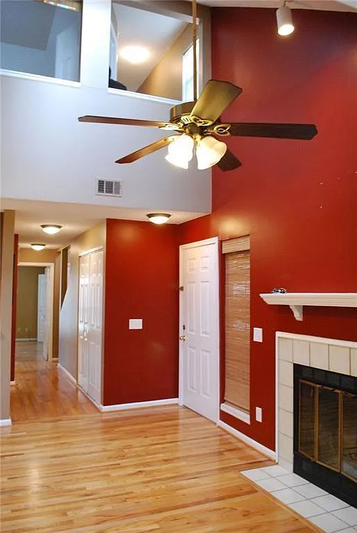 2 bed, 2.5 bath, 1392 sqft, $1,690 — Photo 4