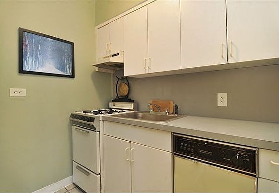 2nd image of 54 E 8th St APT 5C