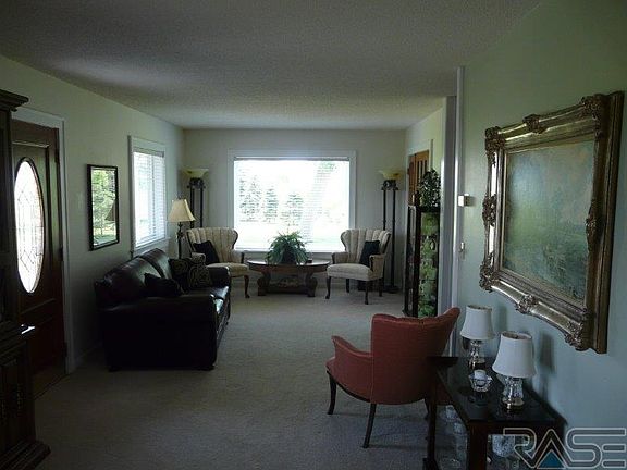 2nd image of 47352 299th St