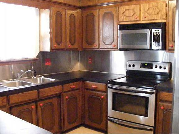 3rd image of 2304 N Ellis Dr