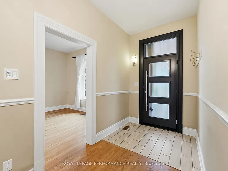 284 Crichton St — Photo 5