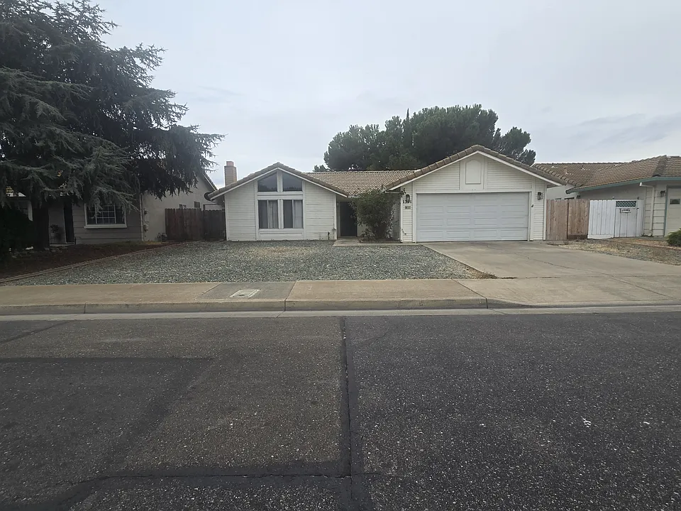 1331 Chukar St