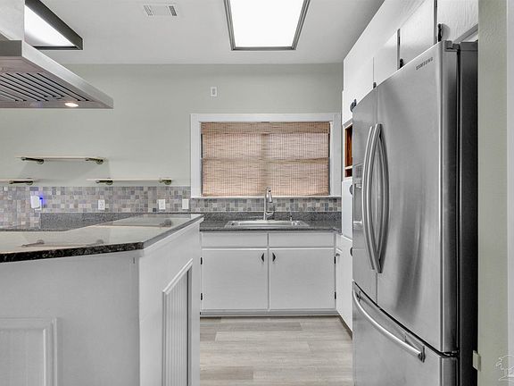 5th image of 6470 E Bay Blvd