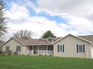 44 Hillcrest Dr, Tuscola, IL