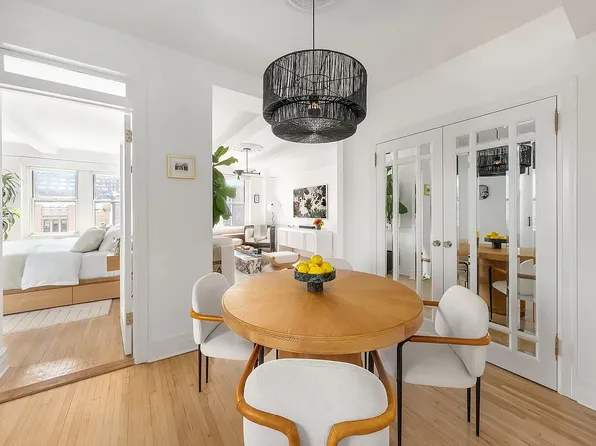 365 West 20th Street image 5 of 15