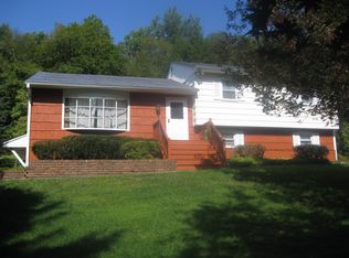 673 Sprout Brook Rd, Putnam Valley, NY 10579