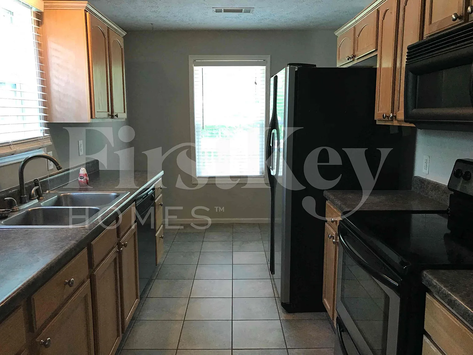 4 bed, 3.0 bath, 1875 sqft, $2,365 — Photo 3