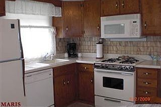 2nd image of 225 Jeanette Dr