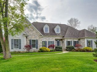 340 Aberdeen Ln, Aurora, OH 44202