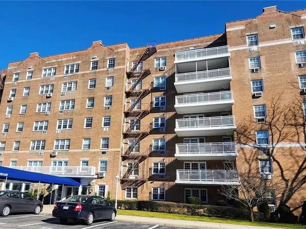 86-11 151st Avenue #3F, Howard Beach, NY 11414