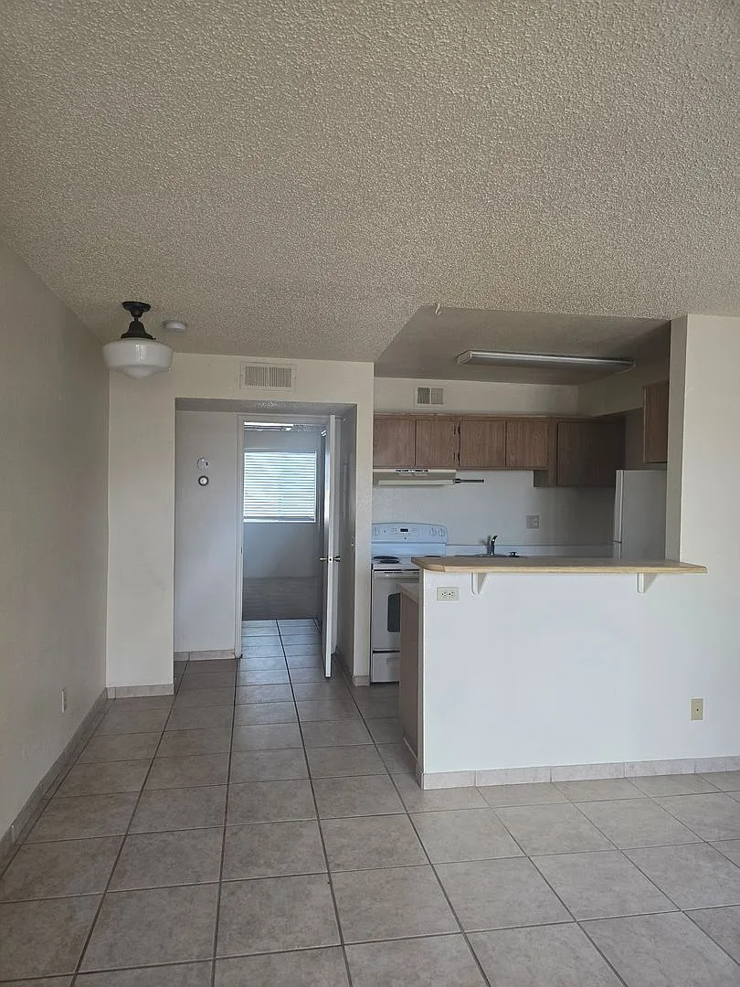 1 bed, 1.0 bath, 625 sqft, $849 — Photo 1