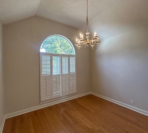 5th image of 111 Hanging Moss Dr