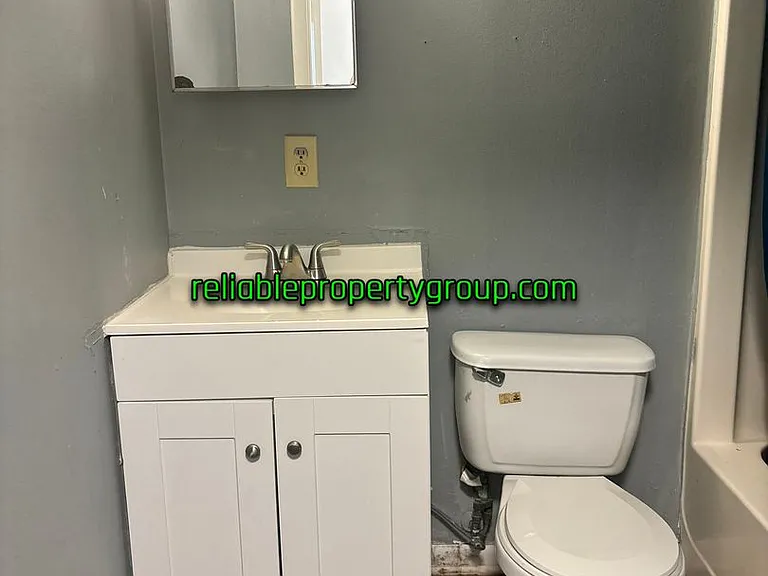 805 N Washington St #7 — Photo 5