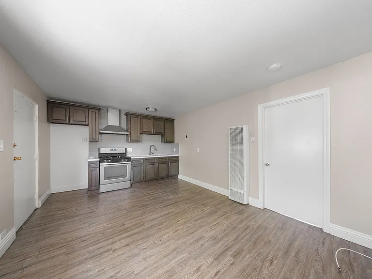 7800 Athens Circle — Photo 5