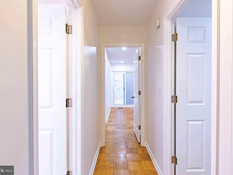 1 Stonehenge Cir #2 — Photo 33