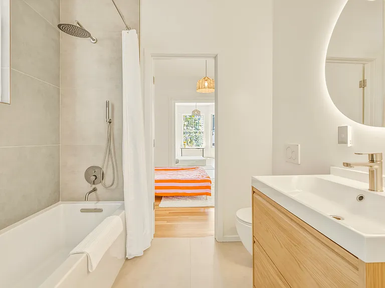 519 Capp St #1/2 — Photo 12