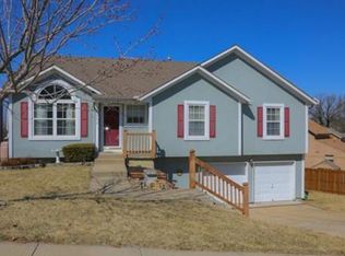 5200 Rosehill Rd, Shawnee, KS 66216