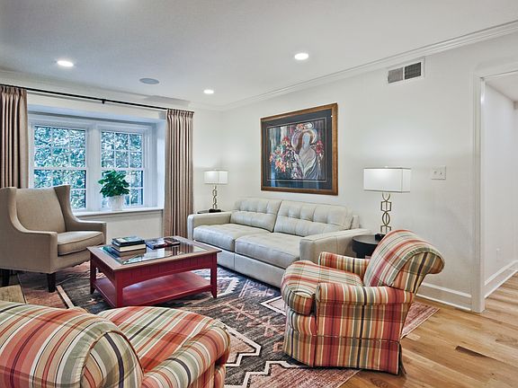 5th image of 44 Chaumont Sq NW #44
