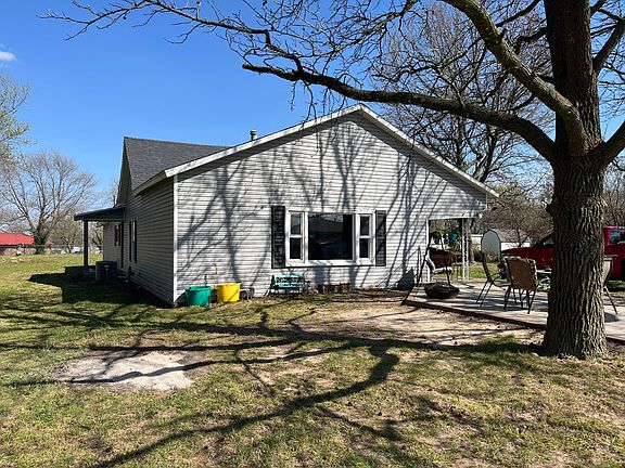 3rd image of 10603 N Main Street