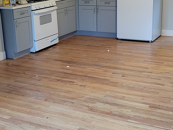 5th image of 97 Lake Ave #1