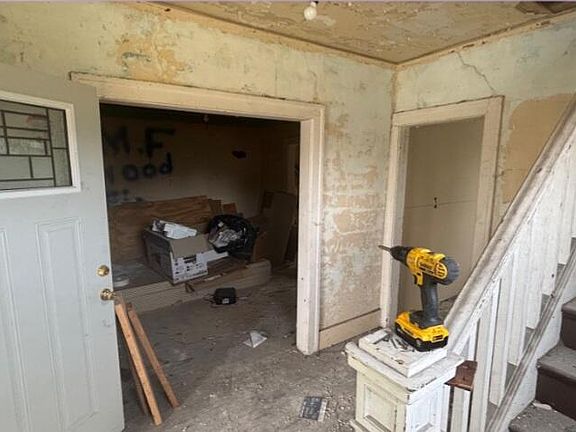 2nd image of 3200 Virginia Park St