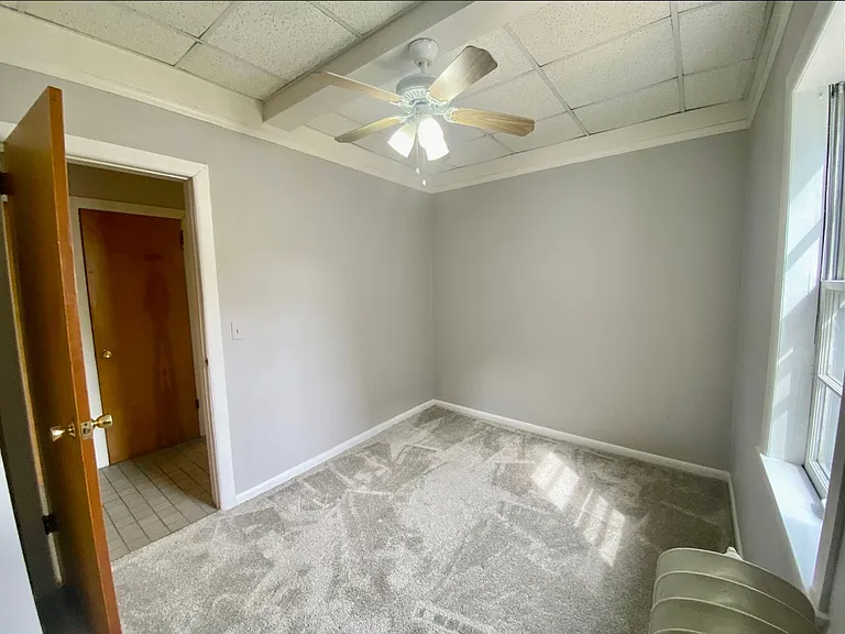 329 Lyon St NE #1 — Photo 4