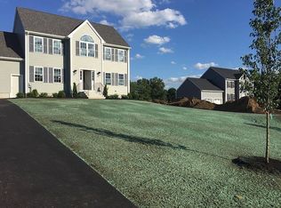 8 Sycamore Ln, Blackstone, MA 01504