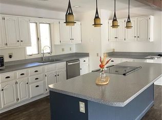 2180 Lake Drive Rd, Hiawatha, KS 66434