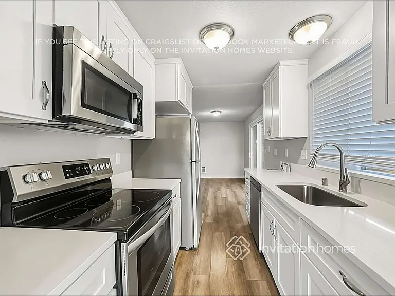 12428 42nd Ave NE — Photo 10