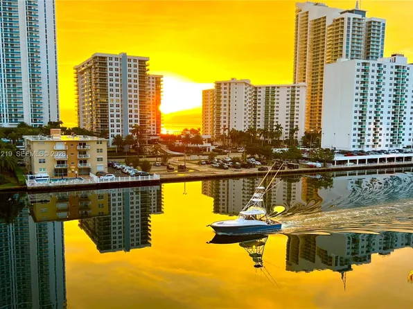 1000 Parkview Dr APT 720, Hallandale, FL 33009