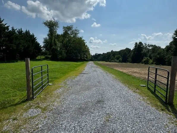 13779 Triadelphia Rd, Dayton, MD 21036