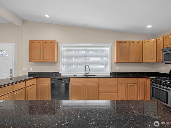 5th image of 2230 Cherry Road