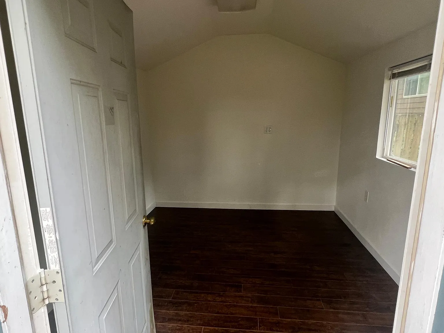 3 bed, 1.5 bath, 1250 sqft, $3,300 — Photo 4