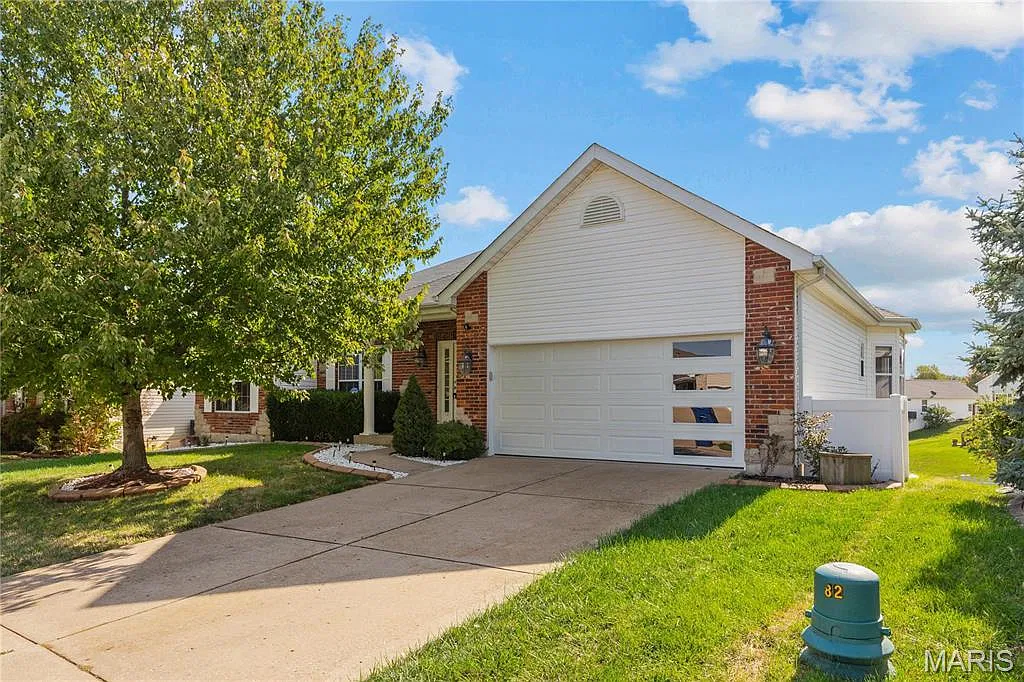 4 bed, 3.0 bath, 2135 sqft, $3,000 — Photo 1