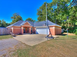 10720 NE 10th St, Midwest City, OK 73130
